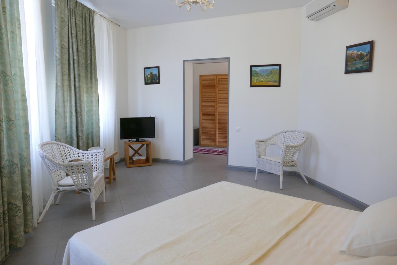 Hotel Heliopark Gora Bagrata Suchumi Exteriér fotografie