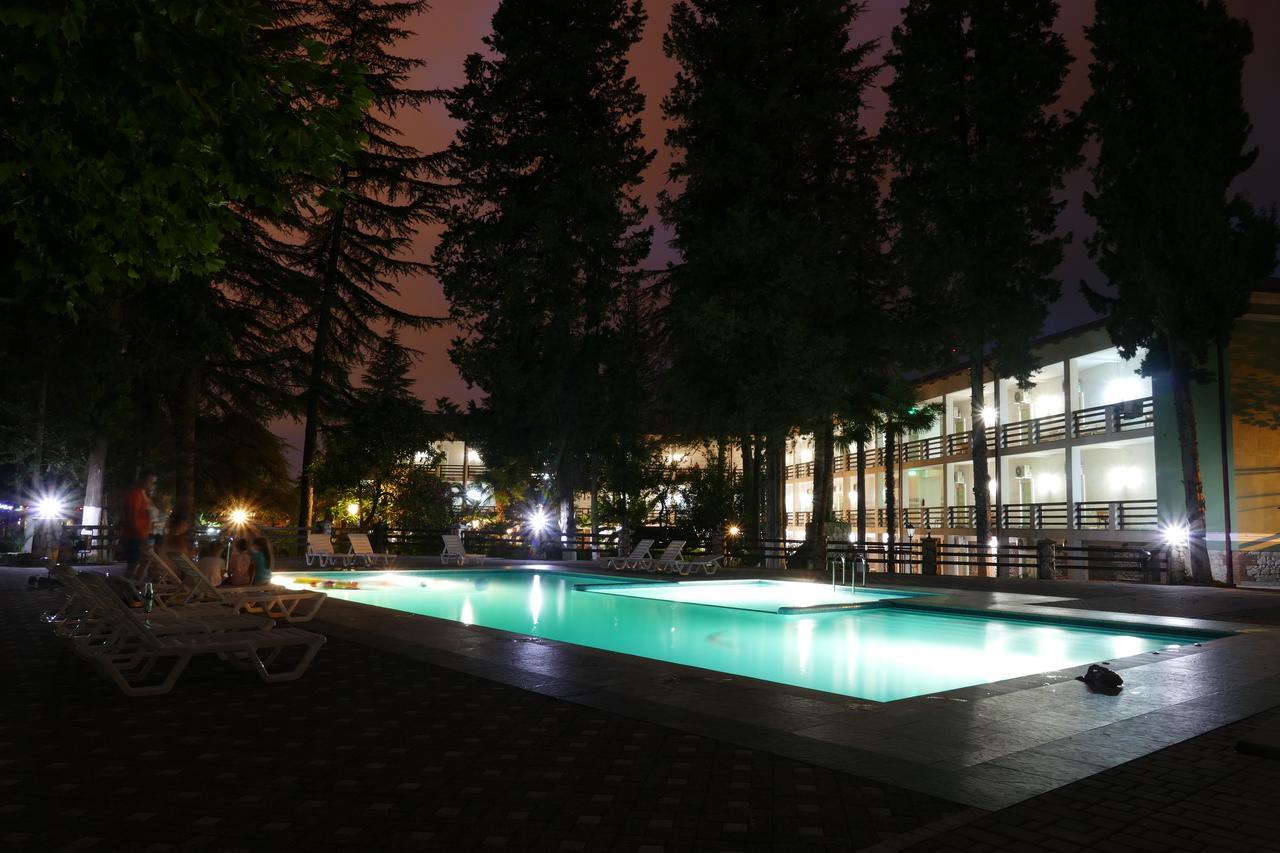 Hotel Heliopark Gora Bagrata Suchumi Exteriér fotografie