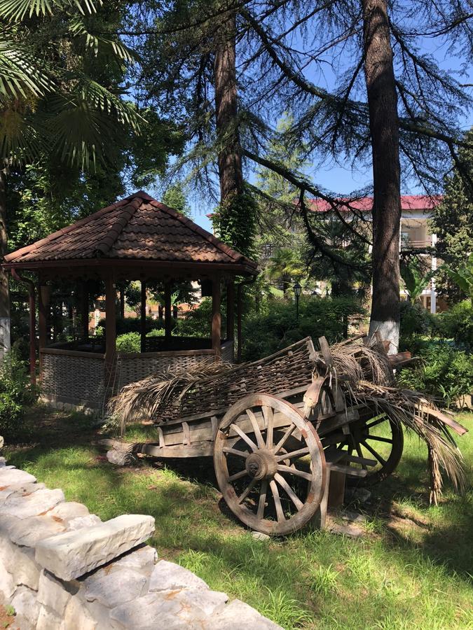 Hotel Heliopark Gora Bagrata Suchumi Exteriér fotografie