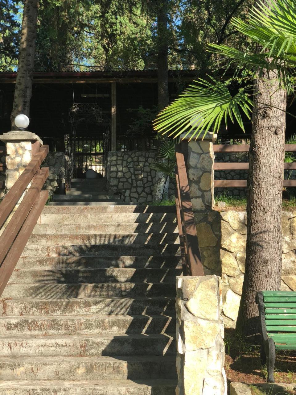 Hotel Heliopark Gora Bagrata Suchumi Exteriér fotografie